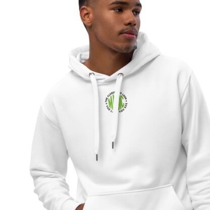 Dieser Hoodie st für alle, die reflektierend durchs Leben gehen und wissen, dass Worte und Gedanken ihre eigene Magie besitzen. Die Aufschrift auf dem Hoodie bedeutet: Je genauer du hinschaust, desto weniger entdeckst du. Magie geschieht nicht auf den ersten Blick, sondern in den Momenten, in denen du deinem eigenen Weg folgst und deine innere Kraft nutzt. Hol dir diesen einzigartigen Hoodie und zeige, dass wahre Magie von innen kommt!