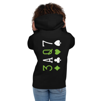 Unisex Love Hoodie – L.O.V.E Statement Mode Dieser Unisex-Premium-Hoodie kombiniert Komfort mit einer starken Message. Das L.O.V.E Design (Pik 7, Herzdame, Kreuz Ass, Karo 3) ziert sowohl die Vorderseite in kleiner Ausführung als auch den Rücken in einem auffälligen, großen Print.